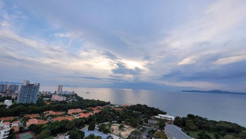 Andromeda Seaview Condo Near Beach Pattaya Exterior photo